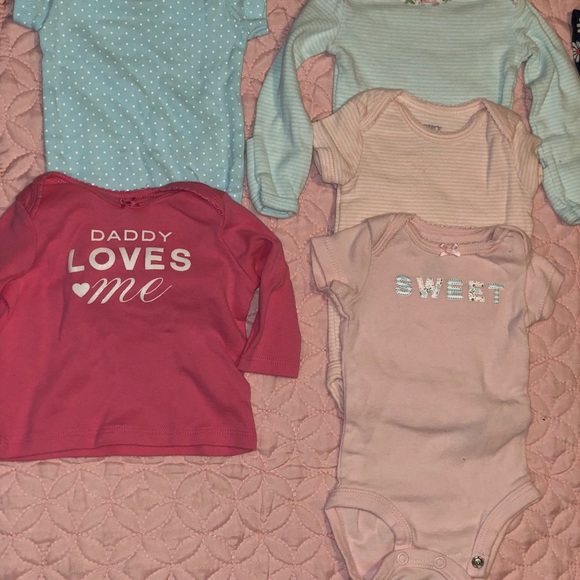 11 Baby girl Onesies & Shirts *NB 15$ or 2$ each!! - Picture 3 of 3